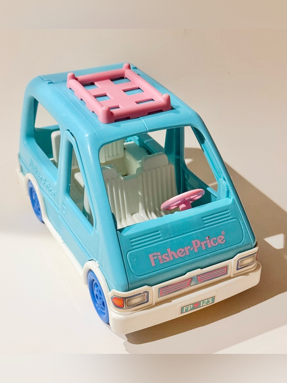VINTAGE Fisher Price Loving Family Dollhouse Blue Van Minivan Car Trunk 1993